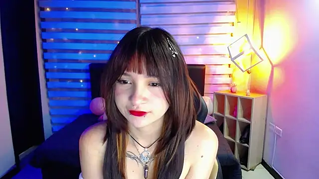 Snapshot of _Charlotte_Collins_ chatting on 10, 9, 2025 Charlotte Collins online show from 10, 9, 2025