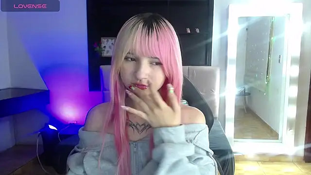Snapshot of _Charlotte_Collins_ chatting on 27, 6, 2026 Charlotte Collins online show from 27, 6, 2026