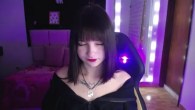  Charlotte Collins  online show from 22, 11, 2025