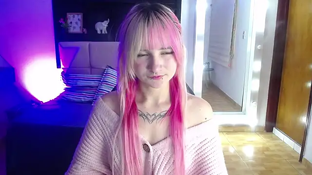 Snapshot of _Charlotte_Collins_ chatting on 19, 6, 2026 Charlotte Collins online show from 19, 6, 2026