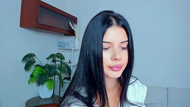 JoCauterucci online show from 13, 9, 2025