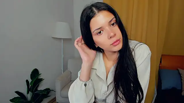 JoCauterucci online show from 4, 11, 2025