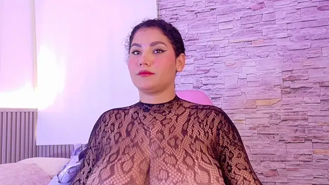 Snapshot of liz_monserrat_1 chatting on 12, 5, 2026 liz monserrat 1 online show from 12, 5, 2026