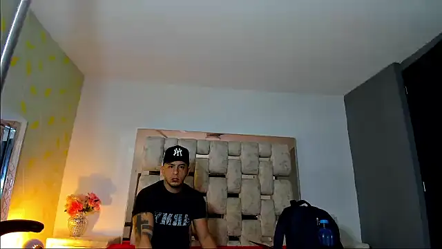 Snapshot of AngelAndChris chatting on 11, 9, 2025 AngelAndChris online show from 11, 9, 2025