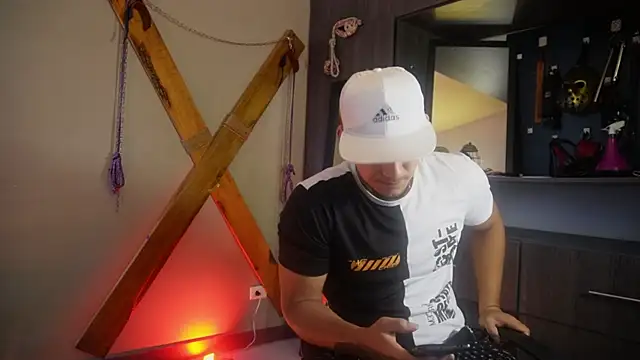 massimo vidal  online show from 15, 9, 2025