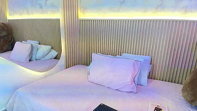 Liss-Reyes online show from 7, 3, 2026