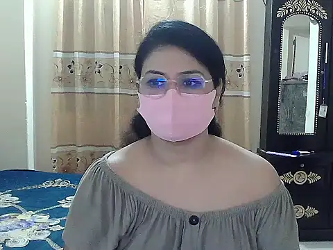 Snapshot of Elena_cruz5 chatting on 16, 10, 2025 Elena cruz5 online show from 16, 10, 2025