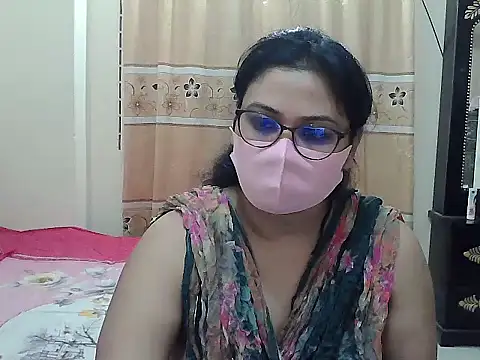 Snapshot of Elena_cruz5 chatting on 12, 11, 2025 Elena cruz5 online show from 12, 11, 2025