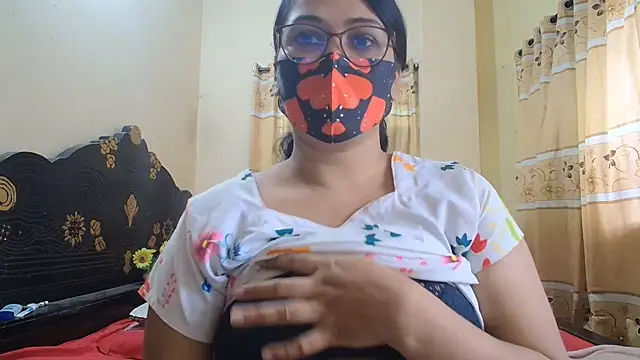 Snapshot of Elena_cruz5 chatting on 9, 7, 2026 Elena cruz5 online show from 9, 7, 2026