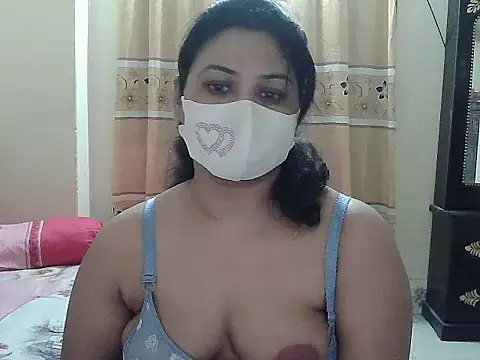 Snapshot of Elena_cruz5 chatting on 4, 11, 2025 Elena cruz5 online show from 4, 11, 2025