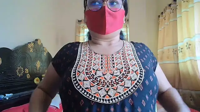 Snapshot of Elena_cruz5 chatting on 5, 7, 2026 Elena cruz5 online show from 5, 7, 2026