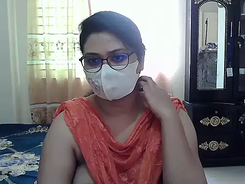 Snapshot of Elena_cruz5 chatting on 8, 10, 2025 Elena cruz5 online show from 8, 10, 2025