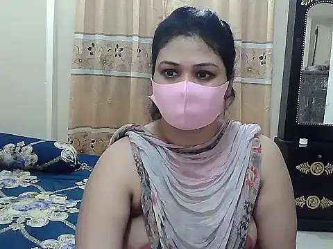 Snapshot of Elena_cruz5 chatting on 15, 10, 2025 Elena cruz5 online show from 15, 10, 2025