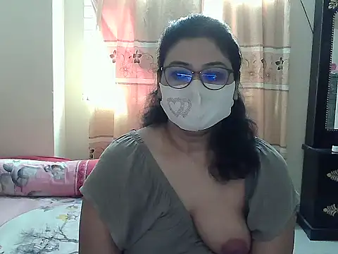 Snapshot of Elena_cruz5 chatting on 7, 11, 2025 Elena cruz5 online show from 7, 11, 2025