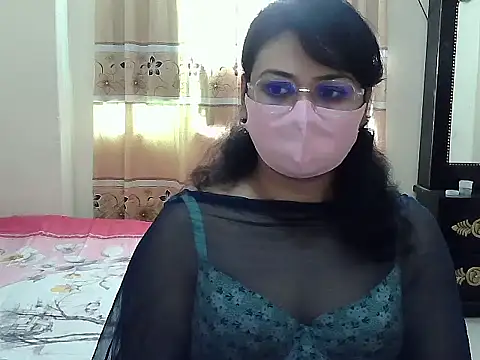 Snapshot of Elena_cruz5 chatting on 24, 10, 2025 Elena cruz5 online show from 24, 10, 2025