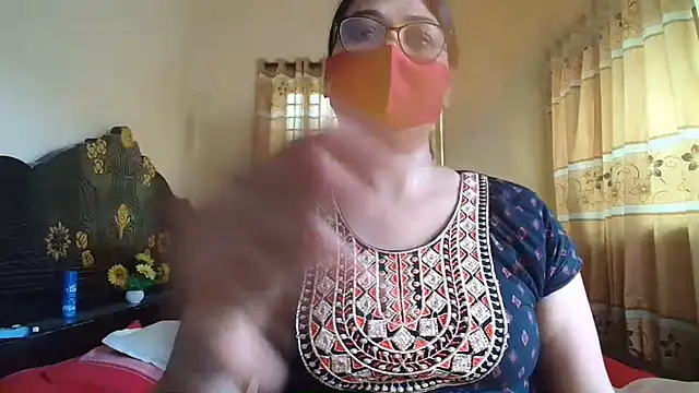 Snapshot of Elena_cruz5 chatting on 2, 7, 2026 Elena cruz5 online show from 2, 7, 2026