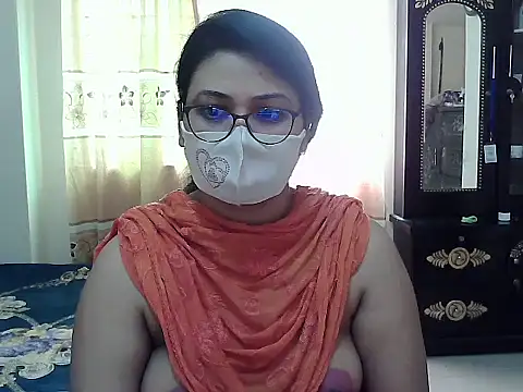 Snapshot of Elena_cruz5 chatting on 9, 10, 2025 Elena cruz5 online show from 9, 10, 2025