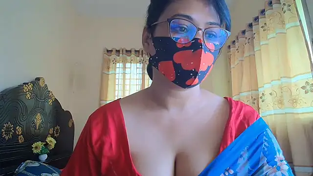 Snapshot of Elena_cruz5 chatting on 20, 7, 2026 Elena cruz5 online show from 20, 7, 2026