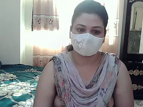 Snapshot of Elena_cruz5 chatting on 15, 10, 2025 Elena cruz5 online show from 15, 10, 2025