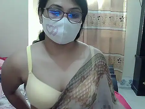 Snapshot of Elena_cruz5 chatting on 15, 11, 2025 Elena cruz5 online show from 15, 11, 2025