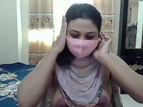 Snapshot of Elena_cruz5 chatting on 21, 10, 2025 Elena cruz5 online show from 21, 10, 2025