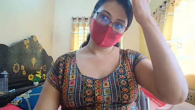 Snapshot of Elena_cruz5 chatting on 18, 6, 2026 Elena cruz5 online show from 18, 6, 2026