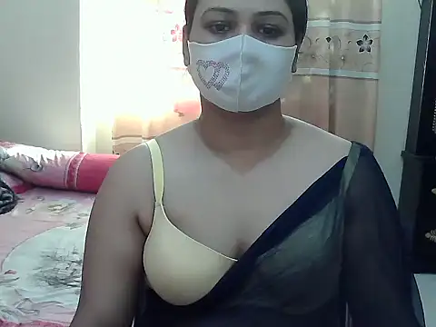 Snapshot of Elena_cruz5 chatting on 16, 11, 2025 Elena cruz5 online show from 16, 11, 2025