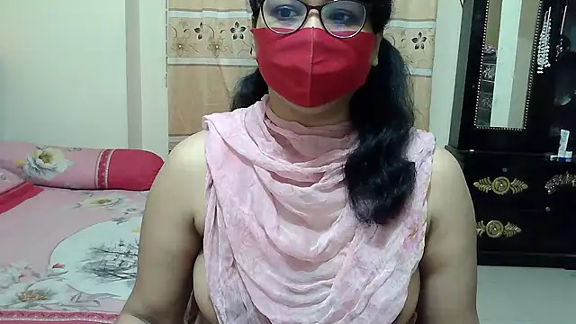 Snapshot of Elena_cruz5 chatting on 26, 11, 2025 Elena cruz5 online show from 26, 11, 2025