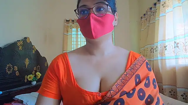 Snapshot of Elena_cruz5 chatting on 15, 7, 2026 Elena cruz5 online show from 15, 7, 2026