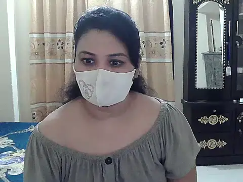 Snapshot of Elena_cruz5 chatting on 7, 10, 2025 Elena cruz5 online show from 7, 10, 2025