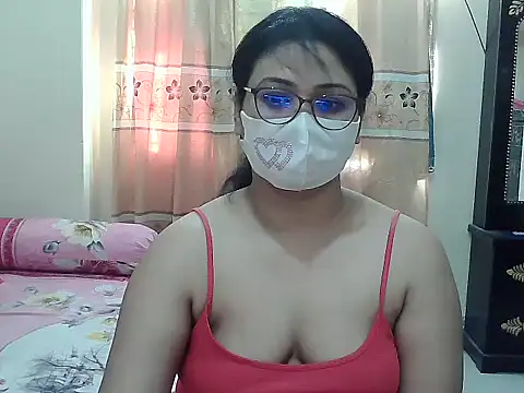 Snapshot of Elena_cruz5 chatting on 8, 11, 2025 Elena cruz5 online show from 8, 11, 2025