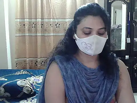 Snapshot of Elena_cruz5 chatting on 9, 10, 2025 Elena cruz5 online show from 9, 10, 2025