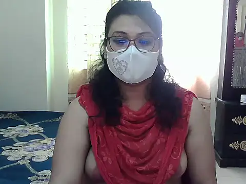 Snapshot of Elena_cruz5 chatting on 10, 10, 2025 Elena cruz5 online show from 10, 10, 2025