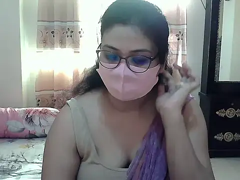 Snapshot of Elena_cruz5 chatting on 28, 10, 2025 Elena cruz5 online show from 28, 10, 2025