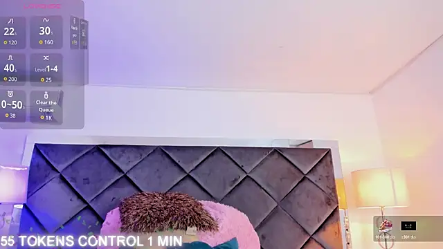 LuciaCollins  online show from 14, 11, 2025