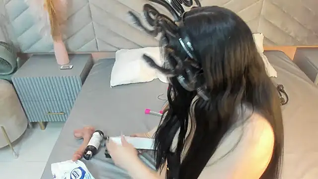 Snapshot of Mia_Valentine_ chatting on 24, 10, 2025 Mia Valentine online show from 24, 10, 2025