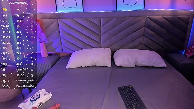 Snapshot of Mia_Valentine_ chatting on 7, 10, 2025 Mia Valentine online show from 7, 10, 2025