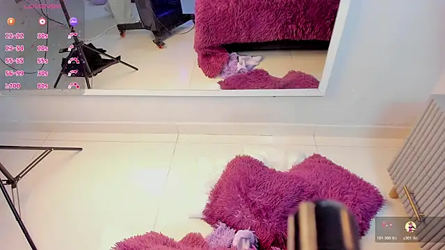 Mia Valentine  online show from 23, 2, 2026