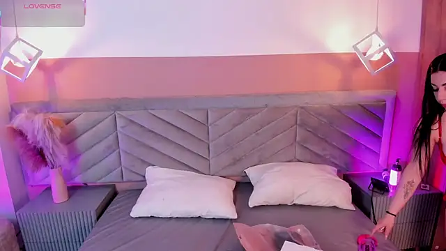 Snapshot of Mia_Valentine_ chatting on 28, 10, 2025 Mia Valentine online show from 28, 10, 2025