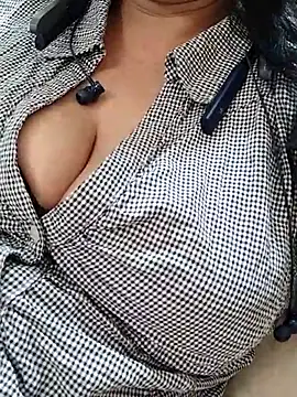 Janvi -Love online show from 12, 9, 2025