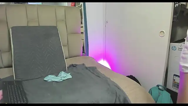 Snapshot of maraa_X chatting on 4, 11, 2025 maraa X online show from 4, 11, 2025