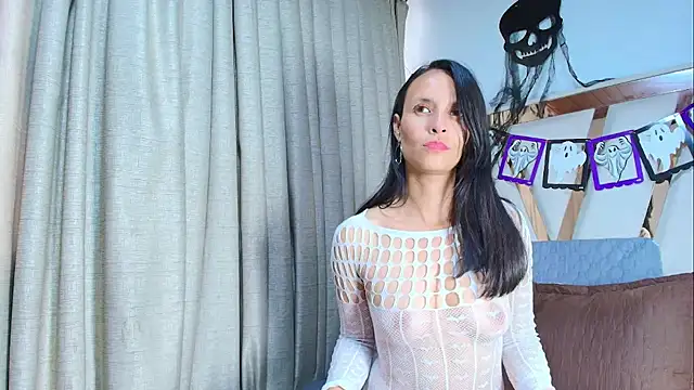 Snapshot of maraa_X chatting on 17, 10, 2025 maraa X online show from 17, 10, 2025