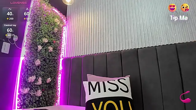 Skarlett hot  online show from 12, 2, 2026