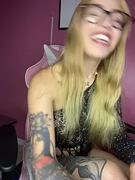 PrettyAshley  online show from 25, 6, 2026