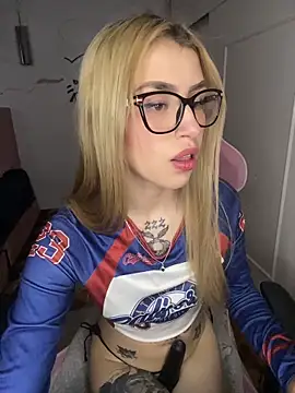 Snapshot of PrettyAshley_ chatting on 31, 5, 2026 PrettyAshley online show from 31, 5, 2026