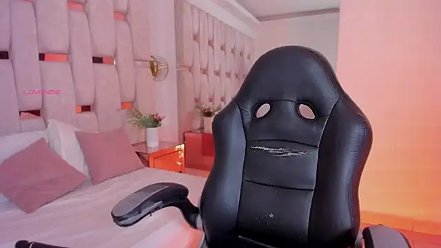 Snapshot of charlotte_line chatting on 20, 11, 2025 charlotte line online show from 20, 11, 2025