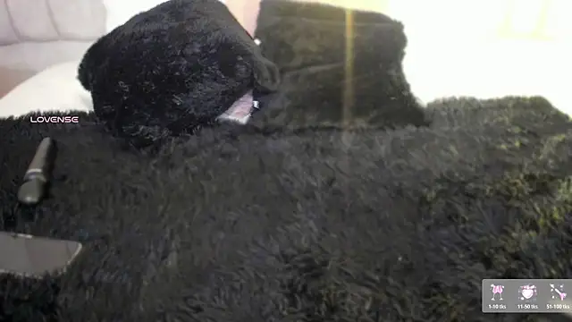 Snapshot of charlotte_line chatting on 13, 11, 2025 charlotte line online show from 13, 11, 2025