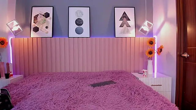 Nina Ford online show from 13, 3, 2026