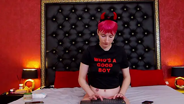 Luna Devil  online show from 12, 2, 2026