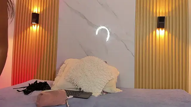 Valentinaliux  online show from 14, 3, 2026